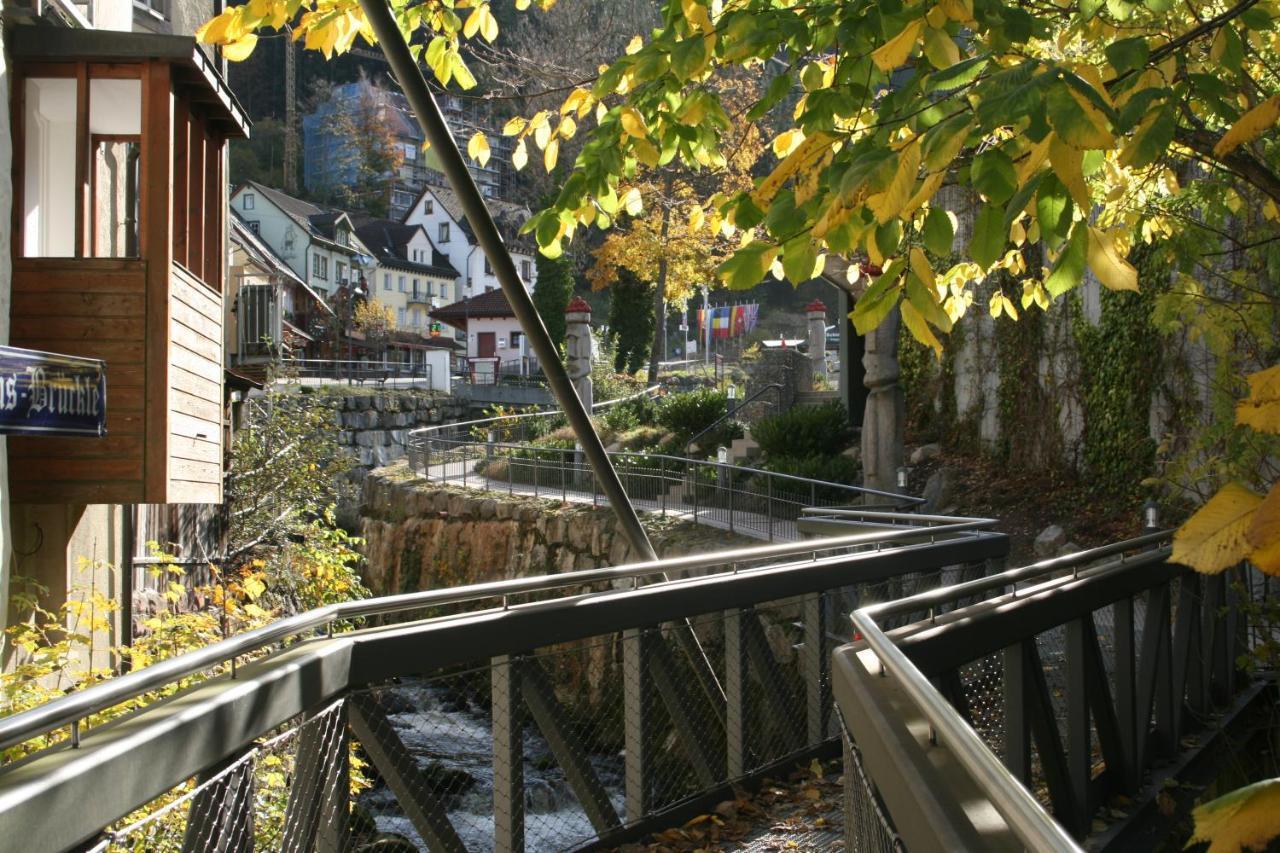 Готель Gaestehaus Zur Lilie Triberg im Schwarzwald Екстер'єр фото